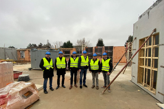 Foto: Die Initiatoren der RPK Wiesloch bei der Besichtigung der Baustelle